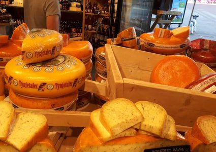 الجبن يشعل معركة قضائية في هولندا.. والسبب!