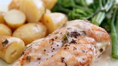 صدور الدجاج مع صلصة ألبرت