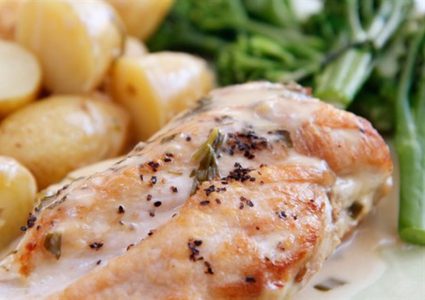 صدور الدجاج مع صلصة ألبرت