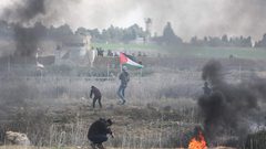 الاحتلال يصيب شابا بالرصاص الحي ويعتقله في غزة