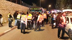 الاحتلال يقتحم منزل منفذ عملية الطعن للمرة الثانية