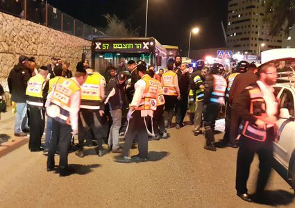 الاحتلال يقتحم منزل منفذ عملية الطعن للمرة الثانية