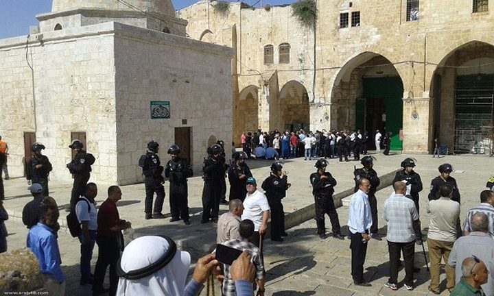 إبعاد 6 أسرى مقدسيين عن الأقصى