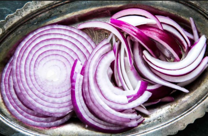 البصل يحارب الجراثيم ويخفض ضغط الدم