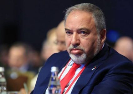 ليبرمان: بعد عام سنرى الأخ التوأم لحزب الله في غزة