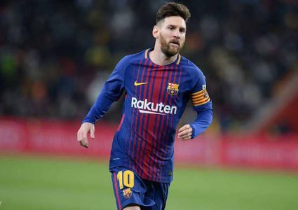 ميسي يكشف سر تعنيفه بأولى مبارياته مع برشلونة