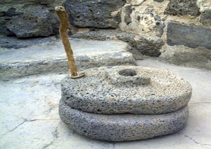 لا أبيعها " للإسرائيليين" حتى لا يزيفوا التاريخ