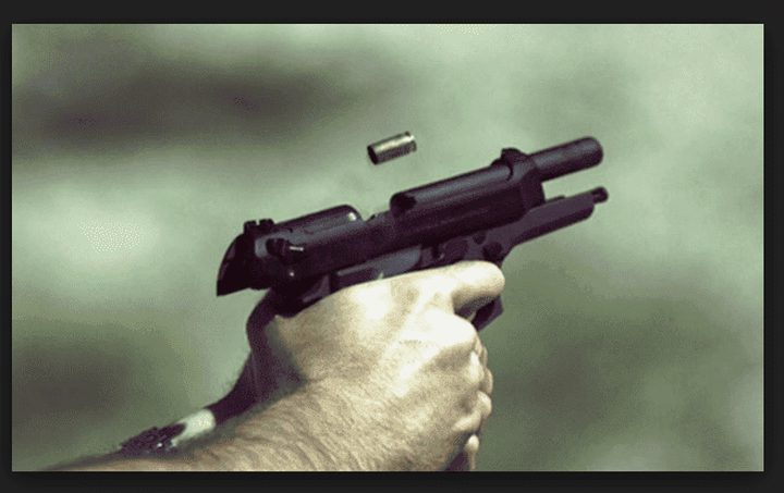 تبادل إطلاق نار بين شرطي وشخص يريد الانتحار