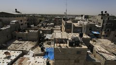 الاحتلال يجرح مزارعا شرق مخيم المغازي