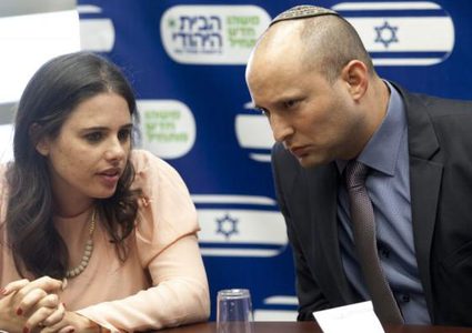 بينيت وشاكيد سيقدمان استقالتهما من حكومة الاحتلال