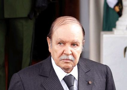 بوتفليقة يعطي مهلة ستة أشهر