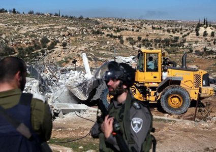 الاحتلال يفكك كرفانا سكنيا بالأغوار الشمالية