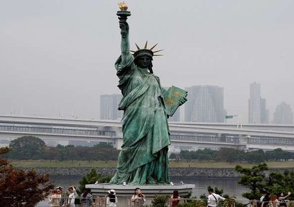 شعلة تمثال الحرية الأصلية تنقل إلى "موطنها الجديد"