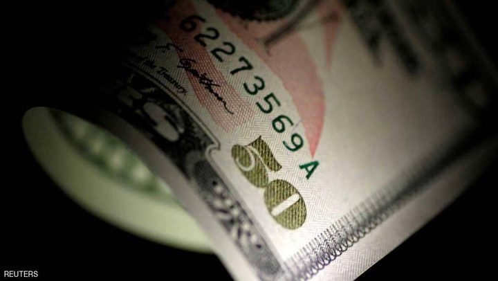 الدولار يهبط وسط تصريحات حذرة