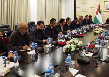 رئيس الوزراء رامي الحمد الله يلتقي المجلس التنسيقي للنقابات والاتحادات المهنية والقطاعية