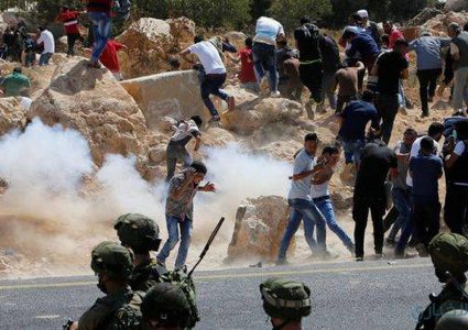 الاحتلال يعتدي على طلبة الخضر في بيت لحم