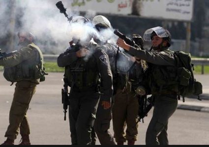 الاحتلال يعتدي على طلبة الخضر في بيت لحم