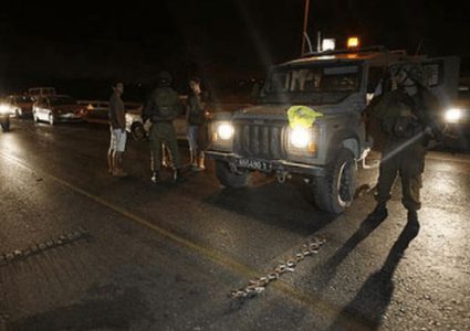 الاحتلال يغلق المدخل الرئيسي لقرية الولجة