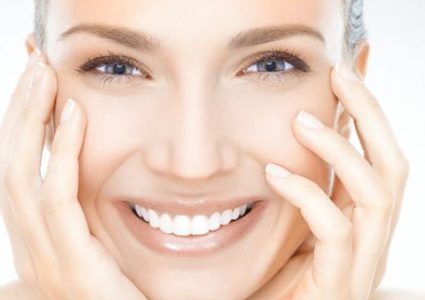 ما الذي تقوله عيوب البشرة عن صحتك؟