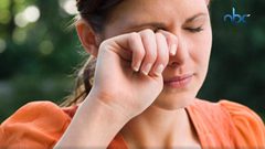 أسباب حدوث مشكلة رفة العين وطرق التخلص منها