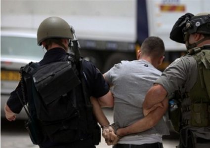 الاحتلال يعتقل شابا من طوباس قرب طولكرم