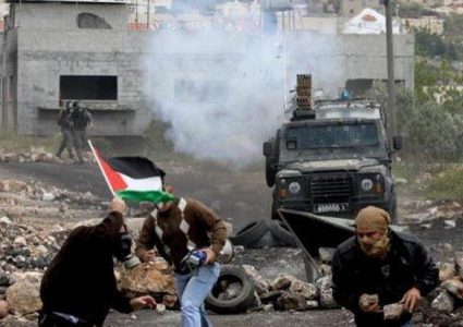 اصابات بالرصاص جراء قمع الاحتلال مسيرة سلمية