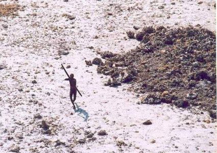 توقع مصيره.. ذهب ليبشر قبيلة بدائية فقتلوه ودفنوه