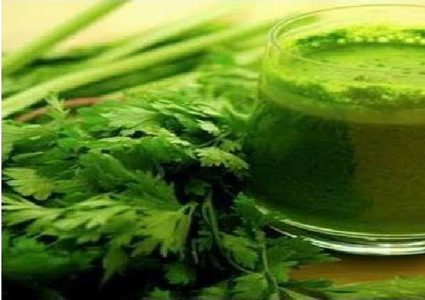 ما حقيقة فوائد عصير الكرفس الإعجازية؟