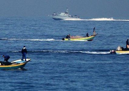 الاحتلال يفرج عن ثلاثة صيادين