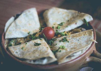 سندويشات كيساديا بالجبن