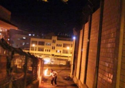 زجاجات حارقات على مركبات للمستوطنين شرق قلقيلية