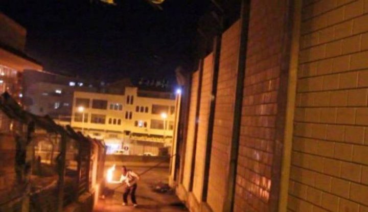 زجاجات حارقات على مركبات للمستوطنين شرق قلقيلية