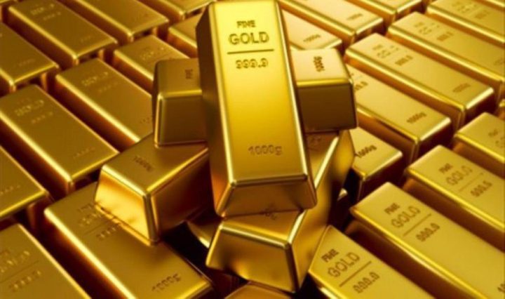الذهب يهبط مع صعود الدولار