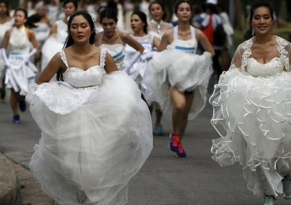 سباق العرائس فى تايلاند.. والجائزة (60) ألف دولار