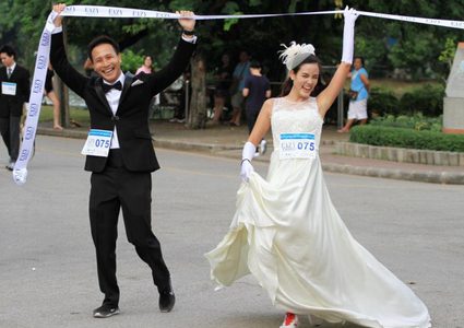 بانكوك تطلق فعالية "سباق العرائس" السنوي !