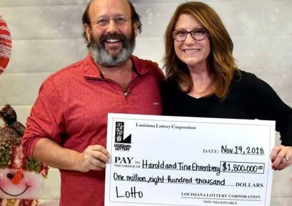 "صدفة" تقود زوجين للفوز بجائزة اليانصيب!