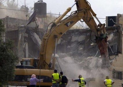 الاحتلال يهدم منزلًا في تجمع مريحة جنوب غرب جنين