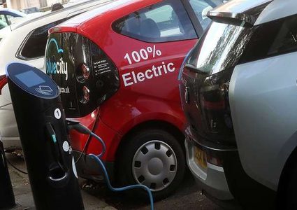 الكويت تدشن أول مركبة تعمل بالوقود الصلب في البلاد