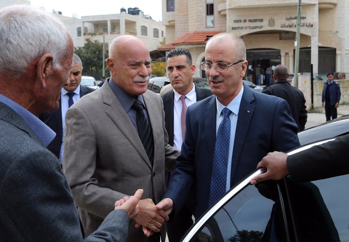 الحمد الله يقوم بزيارة لهيئة شؤون المنظمات الاهلية ويطلع على سير عملها