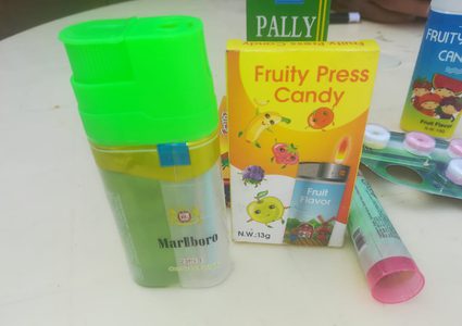 حلويات تزرع العنف وتنمي الفساد بعقول الأطفال