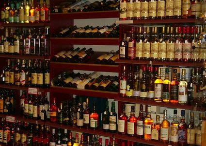 بالصور.. مصنع خمور في السعودية