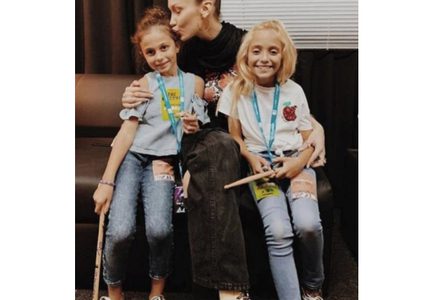 تعرفوا على أقارب بيلا وجيجي حديد العرب