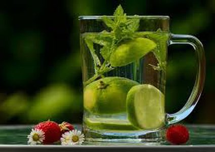 فوائد لشرب الماء والليمون والمعدة فارغة