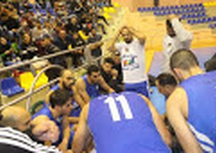 "قلنديا" يخسر و يؤجل حسم كأس جوال للسلة حتى الجمعة