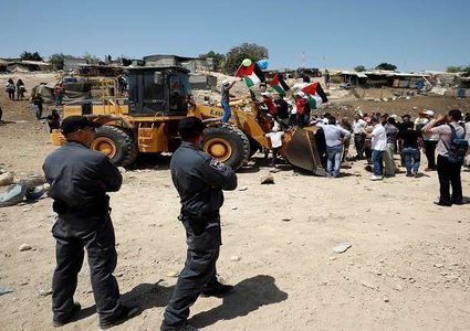 ادعيس يستنكر قطع أسلاك الأذان في الخان الأحمر