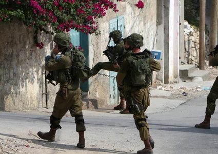 مداهمات واعتقالات في الضفة
