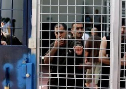 الاحتلال يُمدّد اعتقال 9 من كوادر حركة فتح