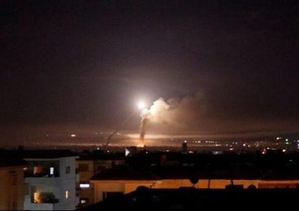 الدفاعات الجوية السورية تتصدى لأهداف معادية