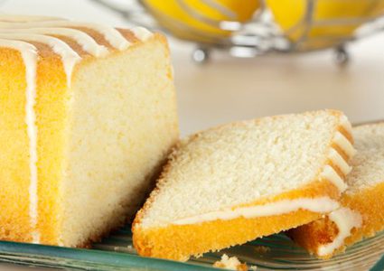 كعكة بنكهة اللّيمون الحامض