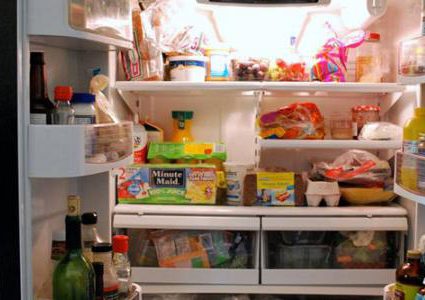 ما هي الأطعمة التي يجب تجنب وضعها في الثلاجة ؟